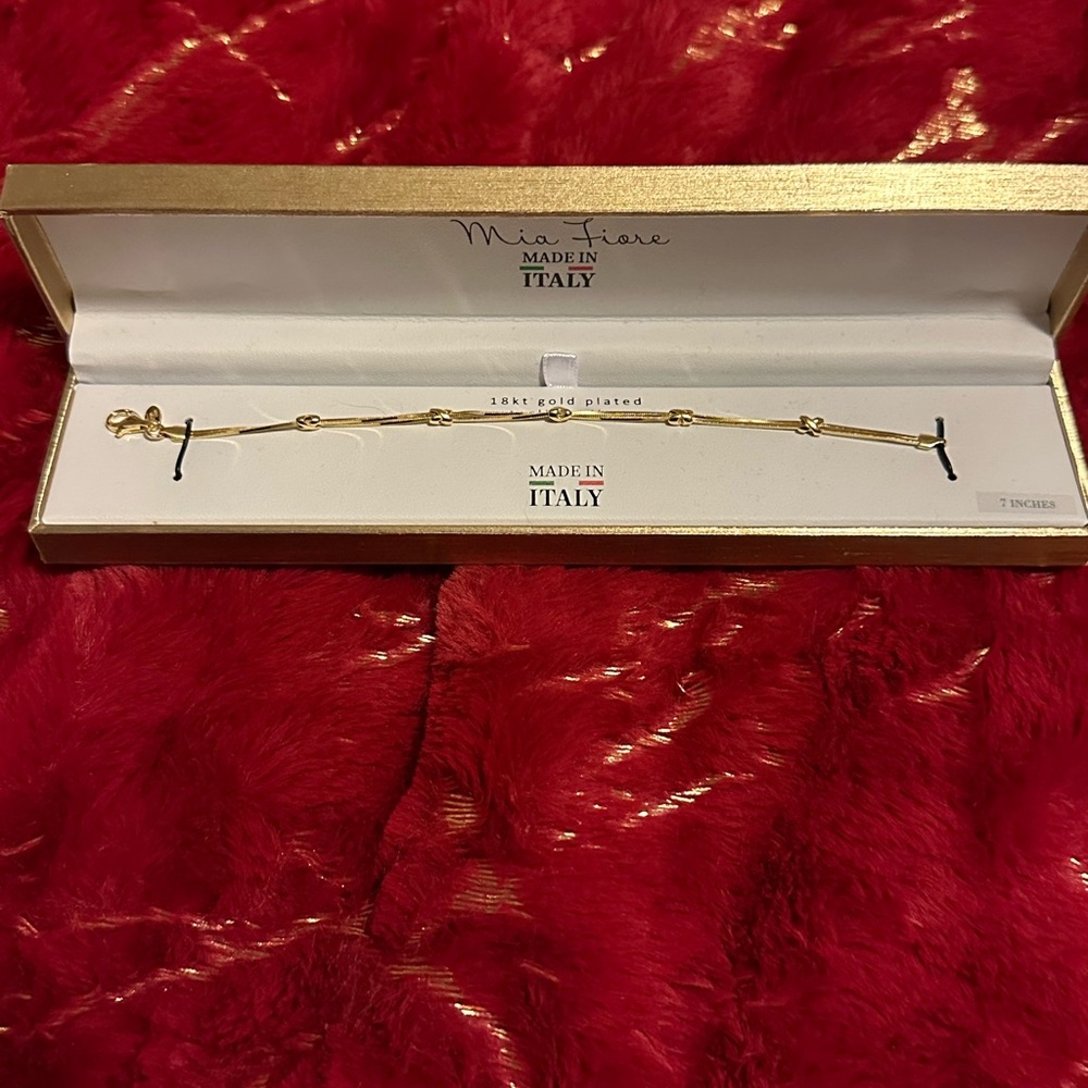 Mia Fiore Bracelet NWT